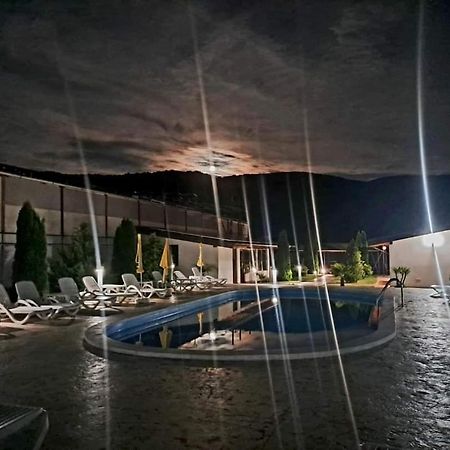 Vila Hercules Dubova Bagian luar foto