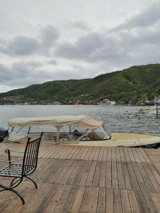 Vila Hercules Dubova Bagian luar foto