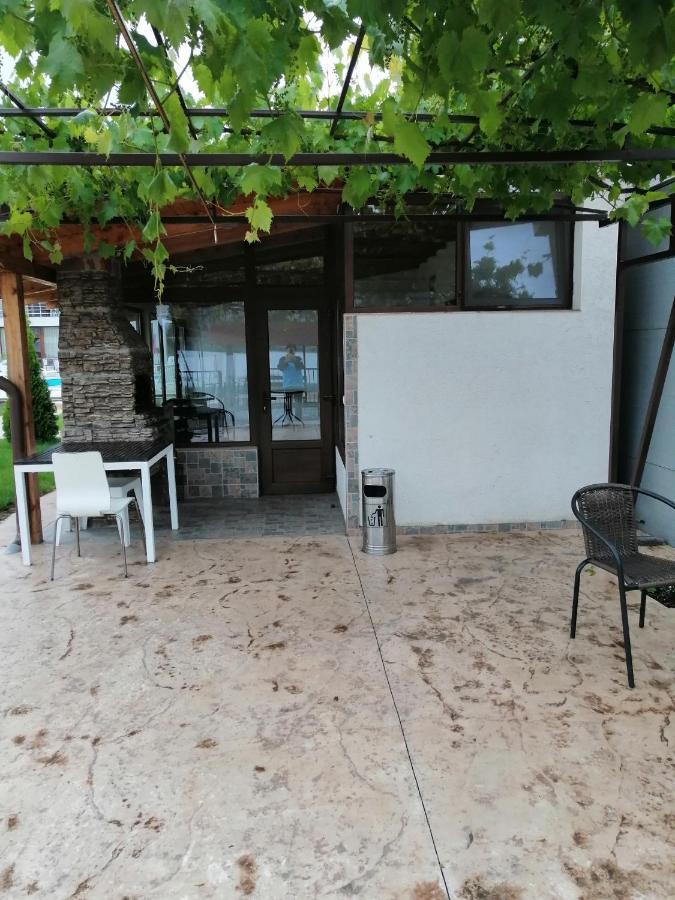 Vila Hercules Dubova Bagian luar foto