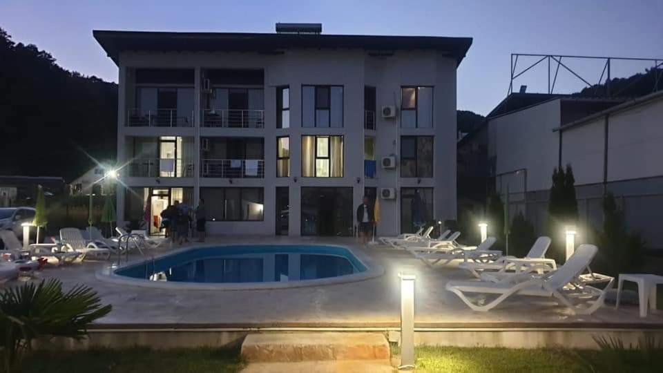 Vila Hercules Dubova Bagian luar foto