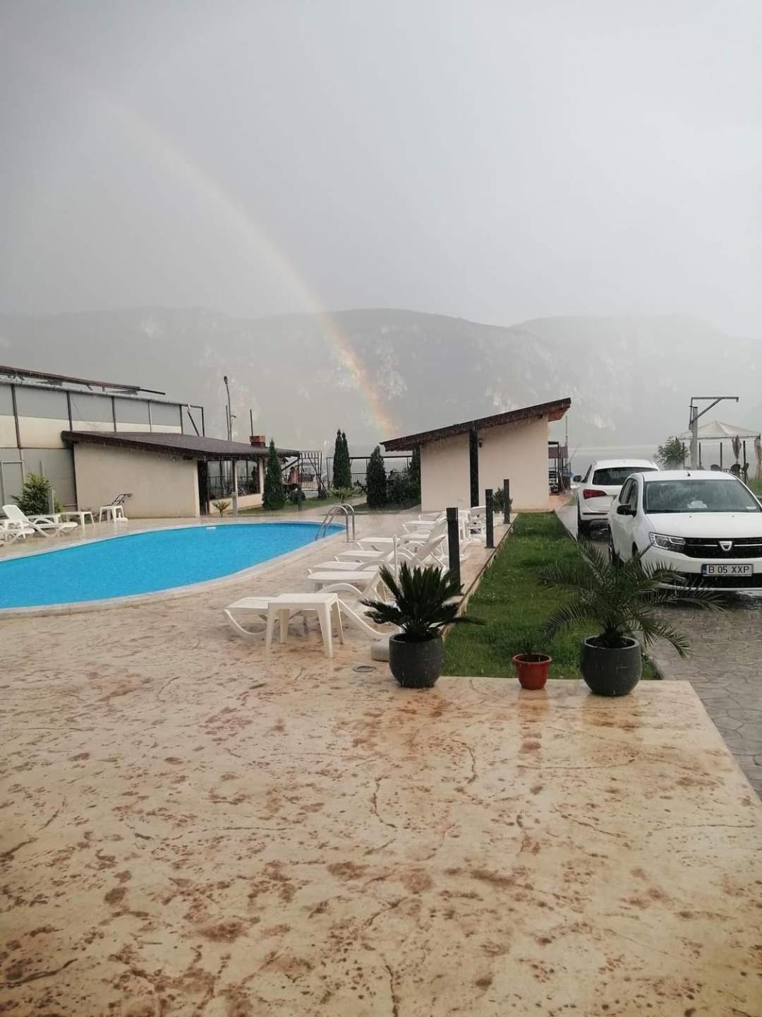 Vila Hercules Dubova Bagian luar foto
