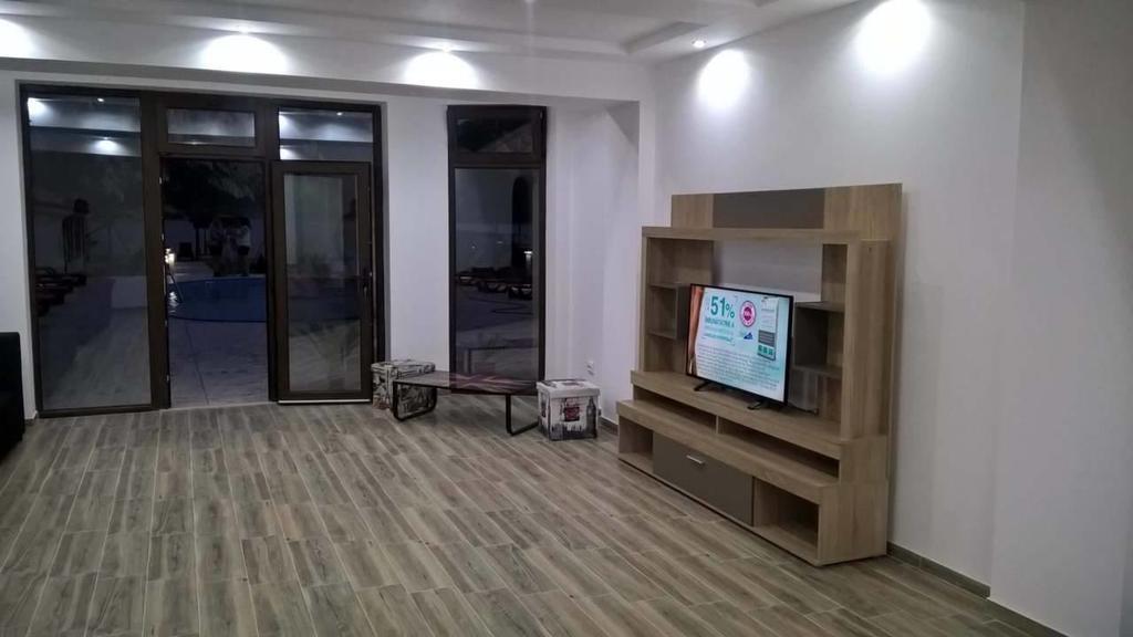Vila Hercules Dubova Bagian luar foto